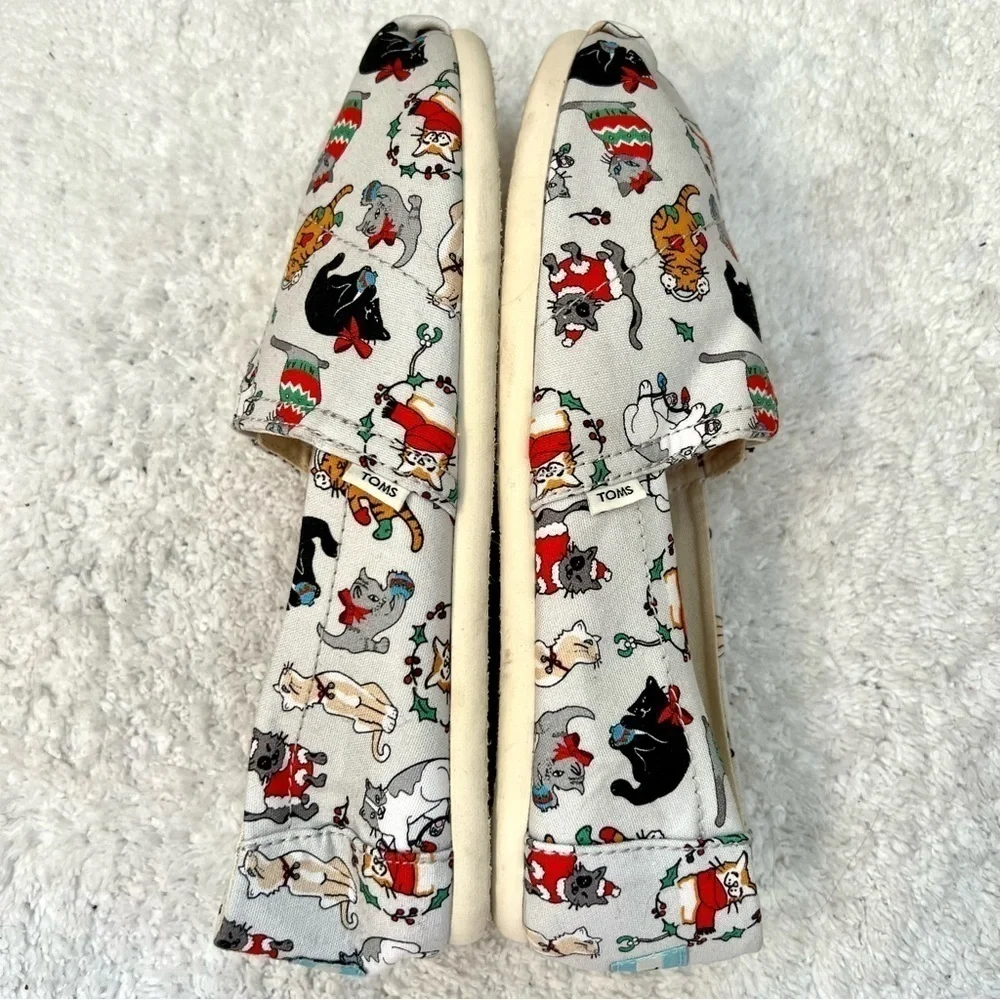 NEW TOMS Women’s Belmont Holiday Cats Print Light Grey Flats Shoes Size 7.5